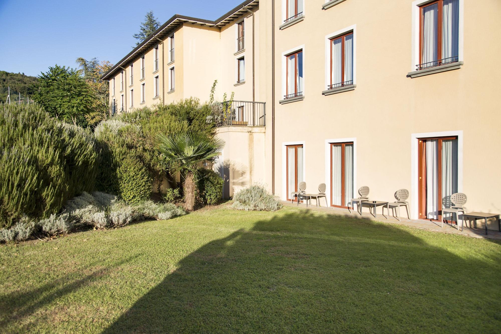 Hotel Villa Paradiso Passignano sul Trasimeno Buitenkant foto