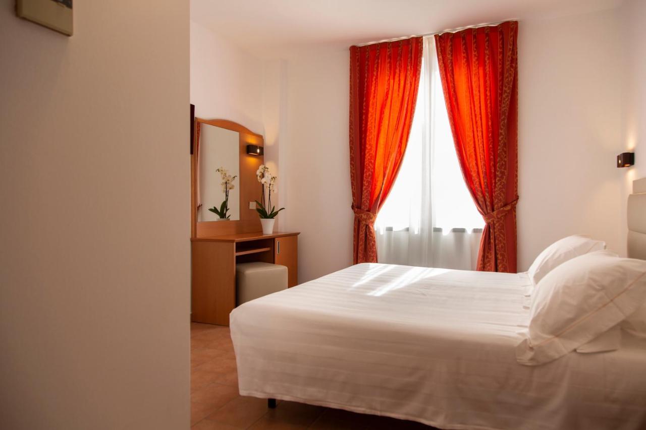 Hotel Villa Paradiso Passignano sul Trasimeno Kamer foto
