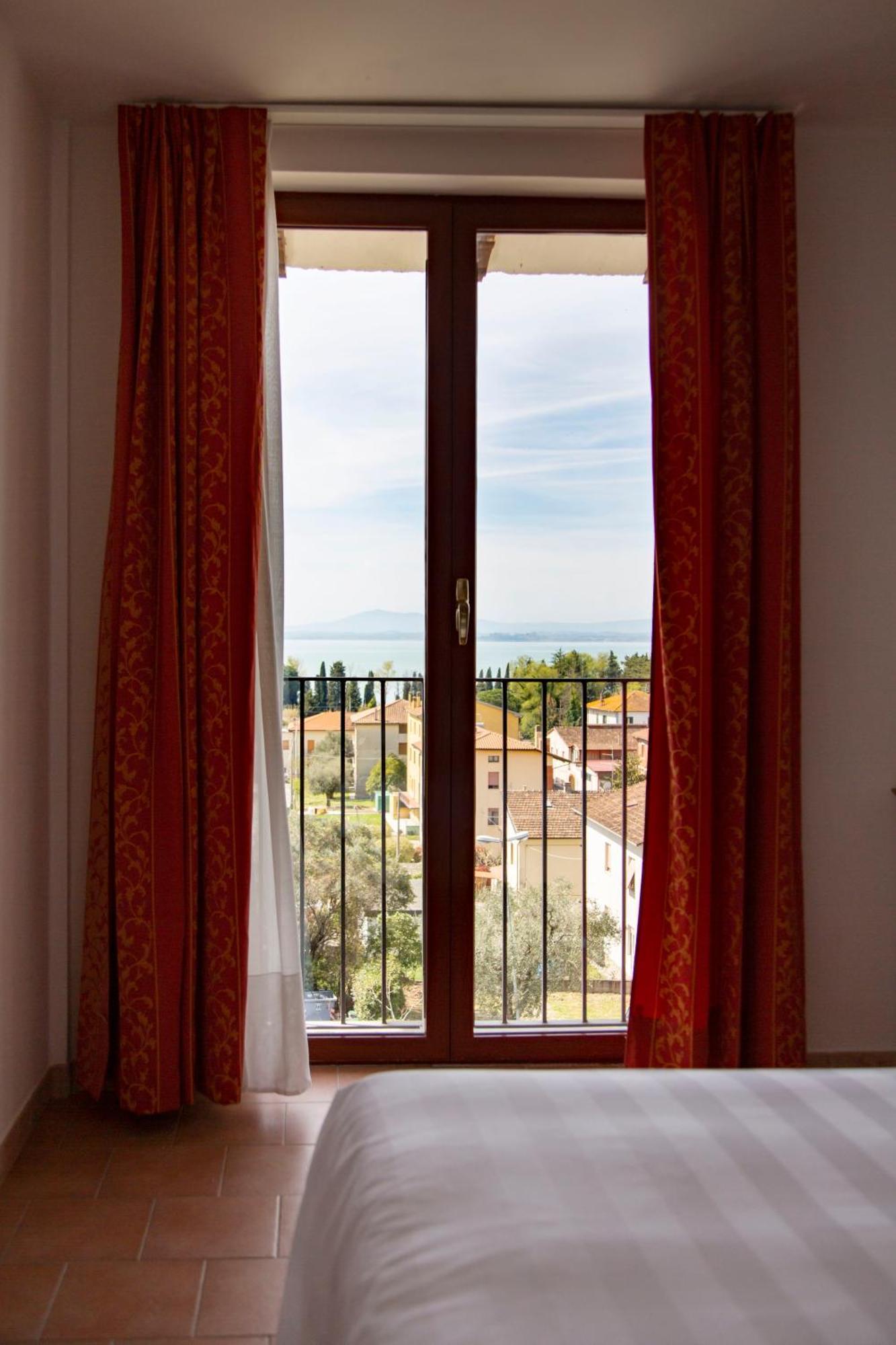 Hotel Villa Paradiso Passignano sul Trasimeno Kamer foto