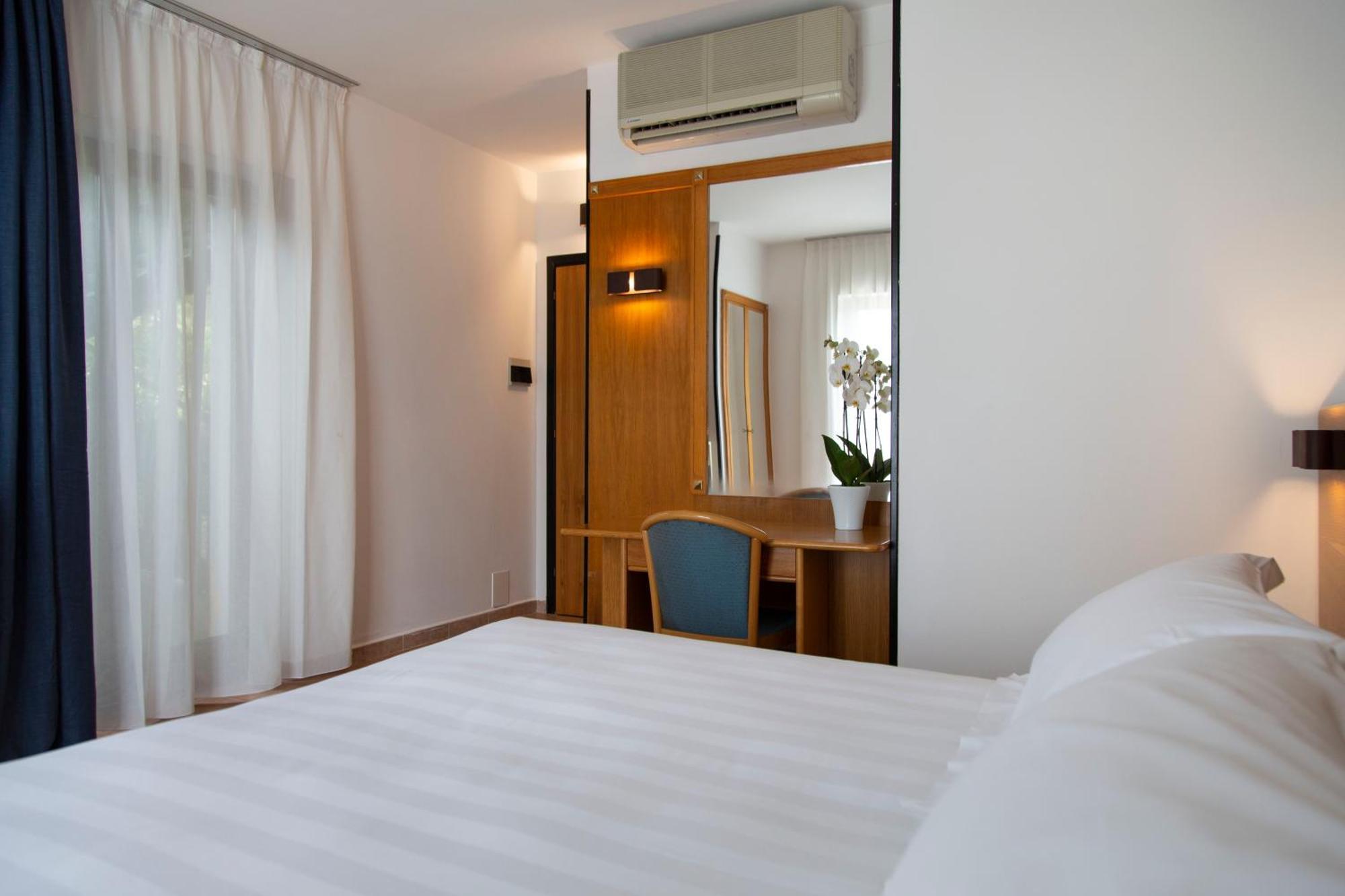 Hotel Villa Paradiso Passignano sul Trasimeno Kamer foto